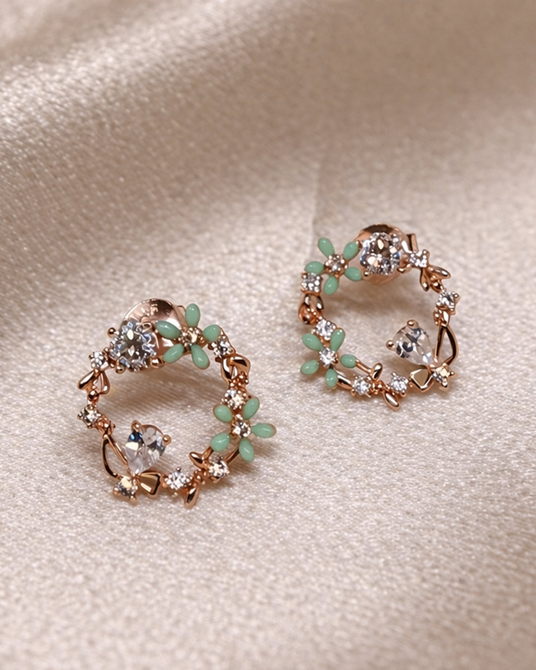 Hazel Blue 925 Sterling Silver Floral Wreath Stud Earrings